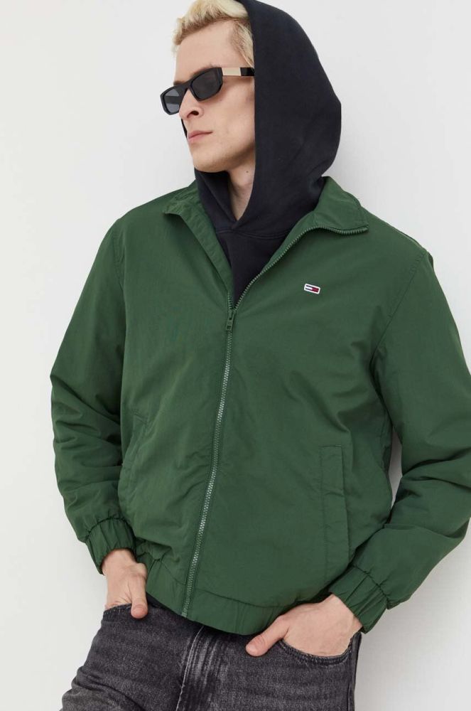 Куртка Tommy Jeans чоловіча колір зелений перехідна (3284134)